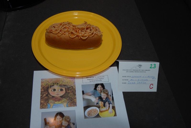 Spaghetti in a Hot Dog Bun.JPG